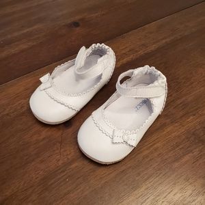 Girls White Robeez size 9-12 months